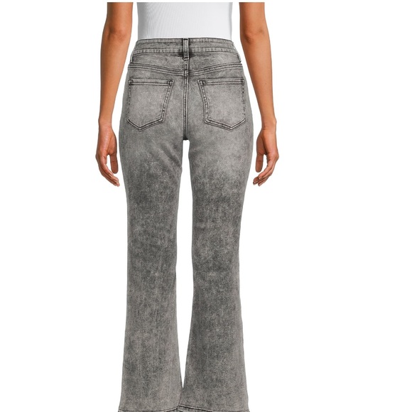 Time and Tru Women's Seamed Flare Jeans,           Size 8 Petite new with tags - Picture 4 of 5